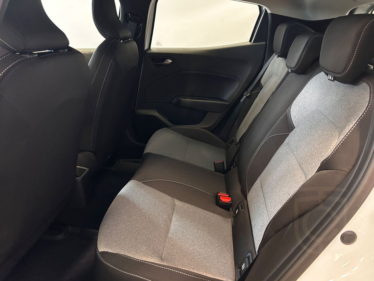 Mitsubishi Colt INVITE BENSIN 90 MAN