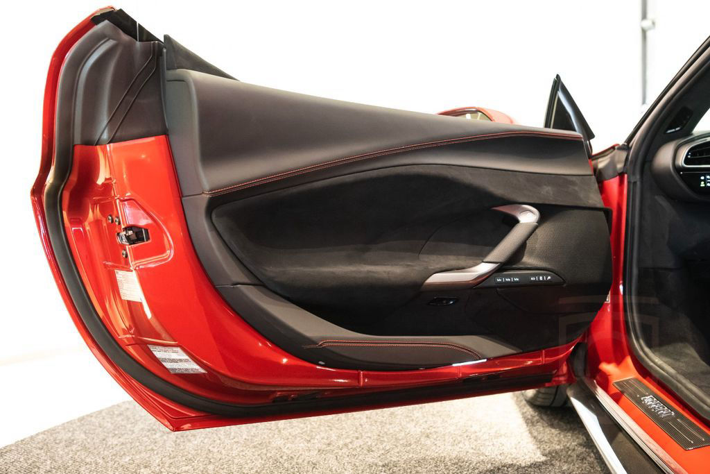Ferrari 296 GTB *CARBON, FULL OPTIONS*