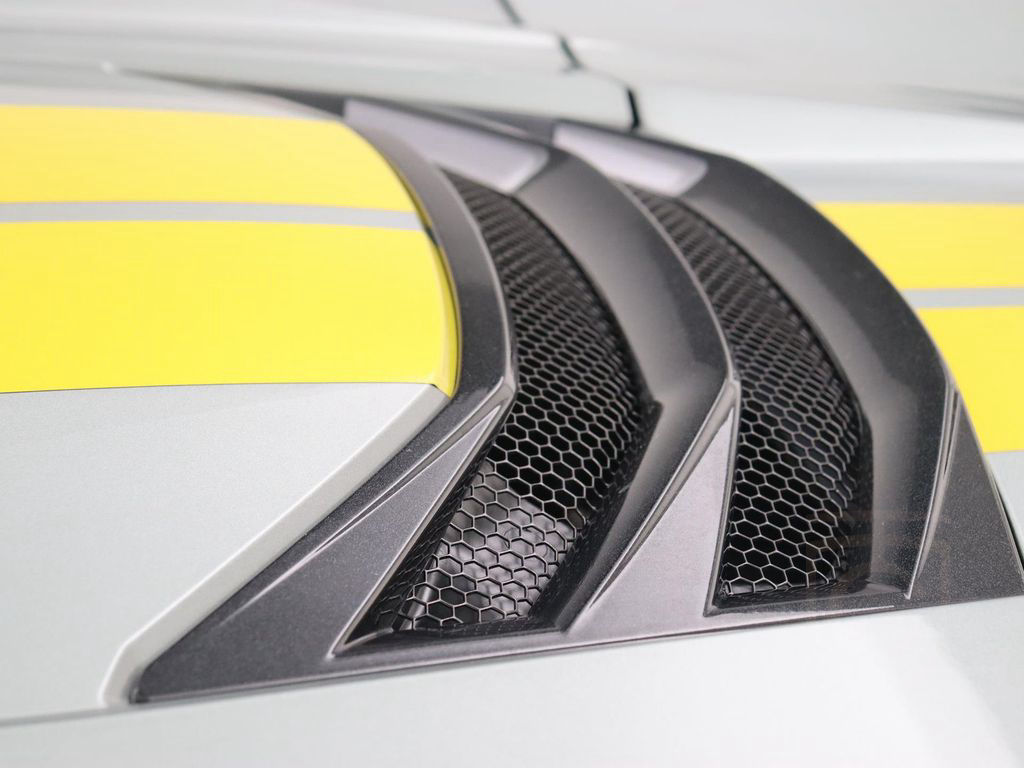 Chevrolet Corvette Stingray C8 convertible 3LT Front lift