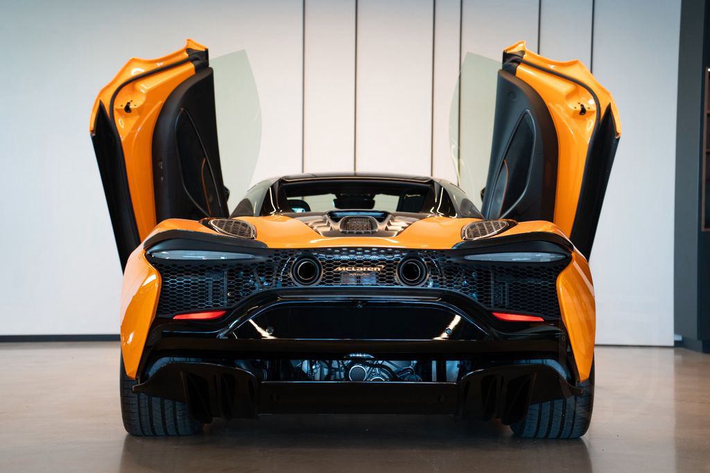 McLaren Artura MY24 , Lift*Practicality*Tech*Assist pack