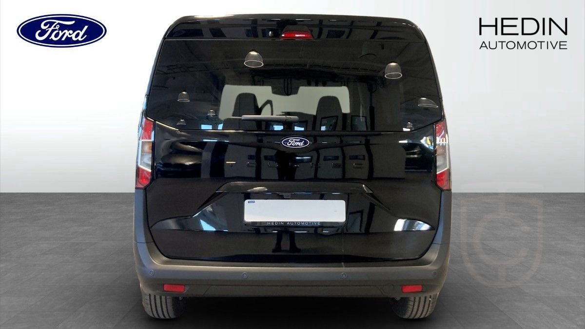 Ford Tourneo Courier Titanium