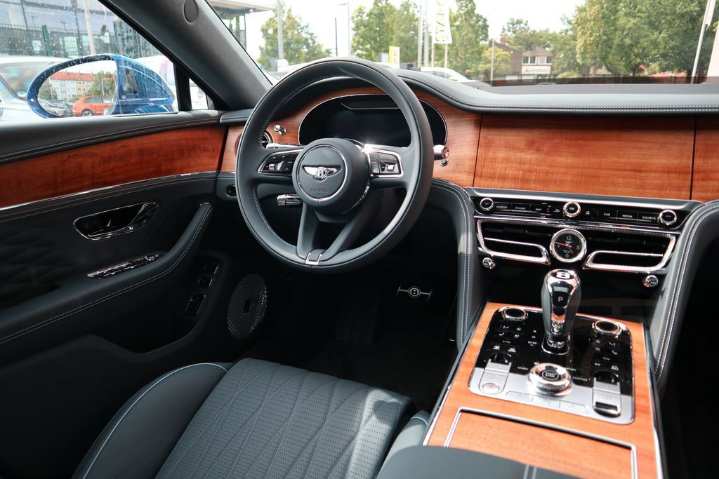 Bentley Flying Spur Azure Hybrid *NAIM*RSE*TV*