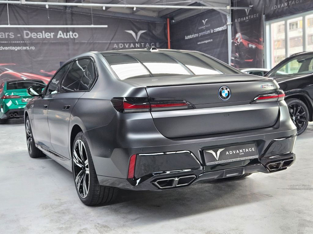 BMW M760e xDrive/Sky L./Crystal Lights/B&W Diamond