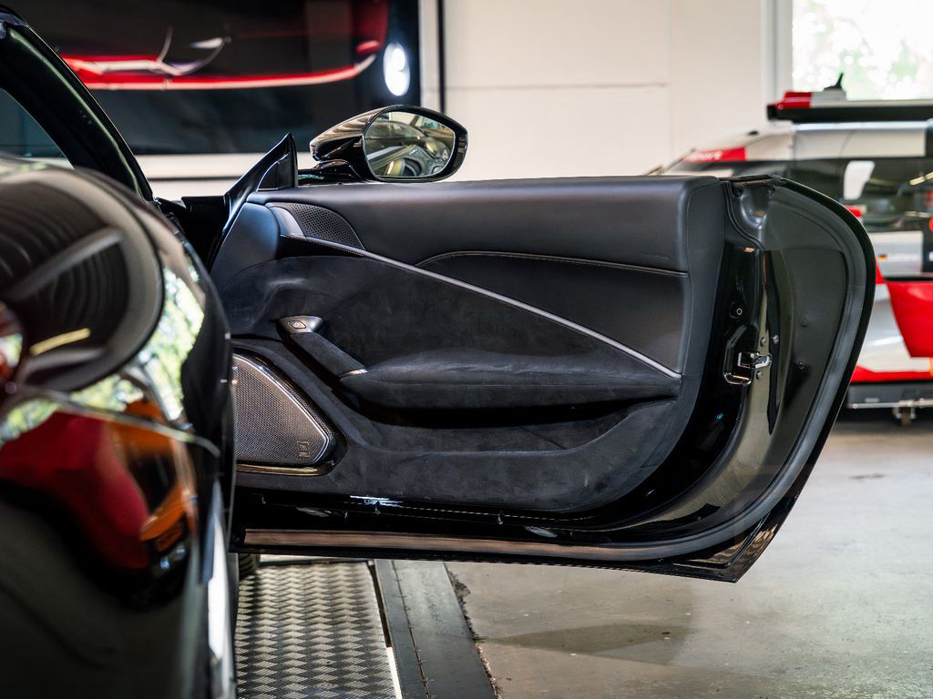 Ferrari Roma Spider 360° CARBON BEIFAHRERDISPLAY
