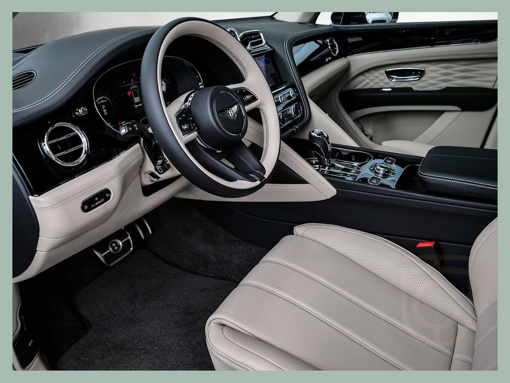 Bentley Bentayga V8 Azure // BENTLEY DÜSSELDOF