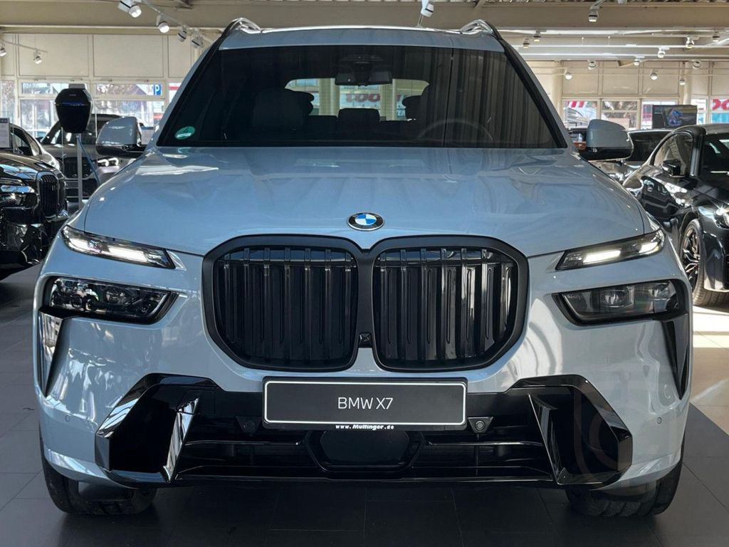 BMW X7 xDrive40d M Sport Kristall Bowers Massage 23"