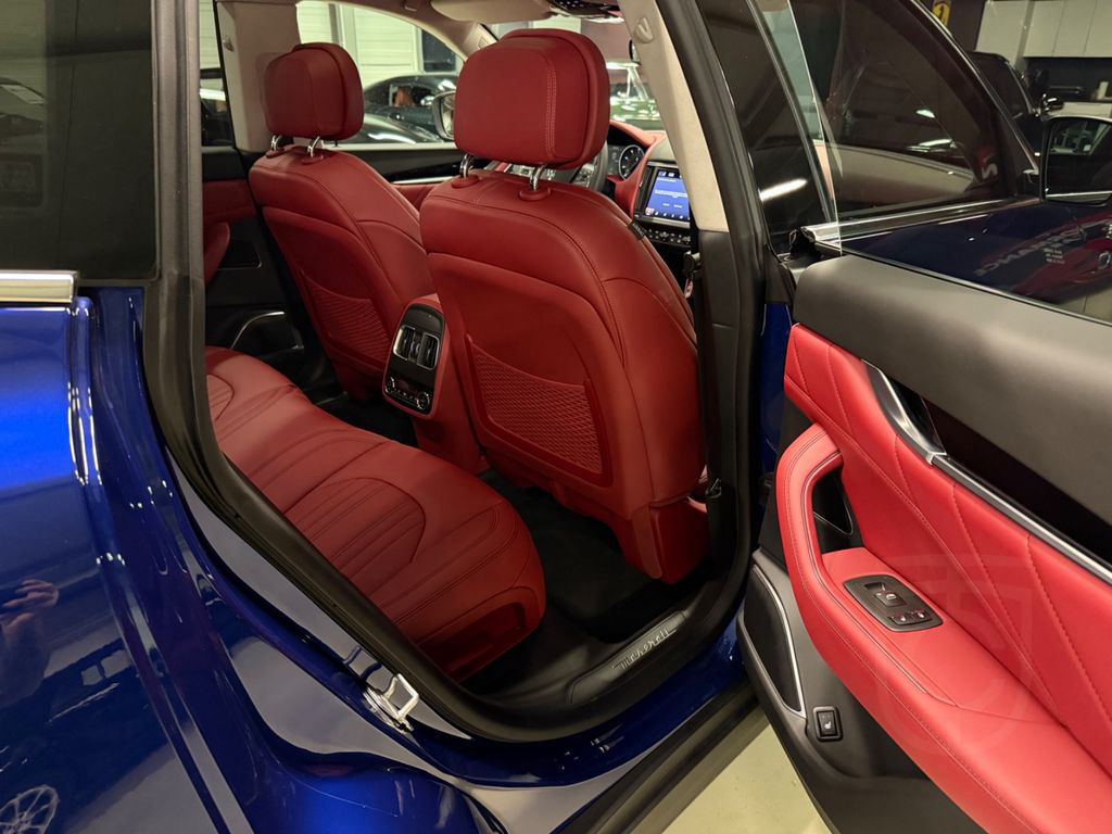 Maserati Levante GT Hybrid Premium-Leder Panorama 21zoll