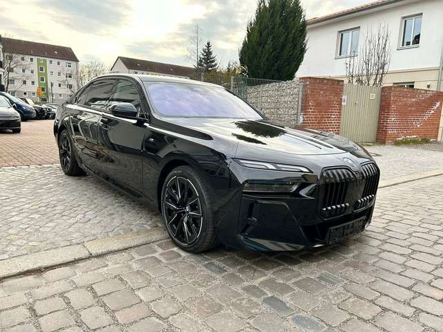 BMW i7
