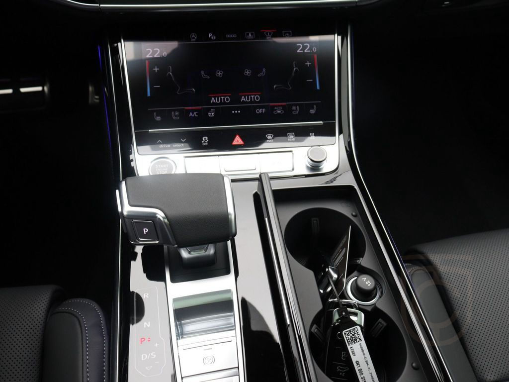 Audi A8 S-Line 50TDI Quattro / Matrix,OLED, Pano, Air