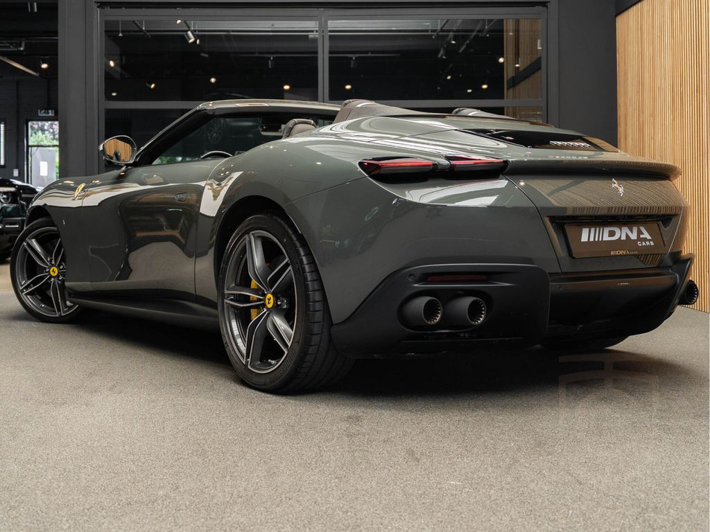 Ferrari Roma Spider Historic Colour Carbon 3.9 V8 Alcant