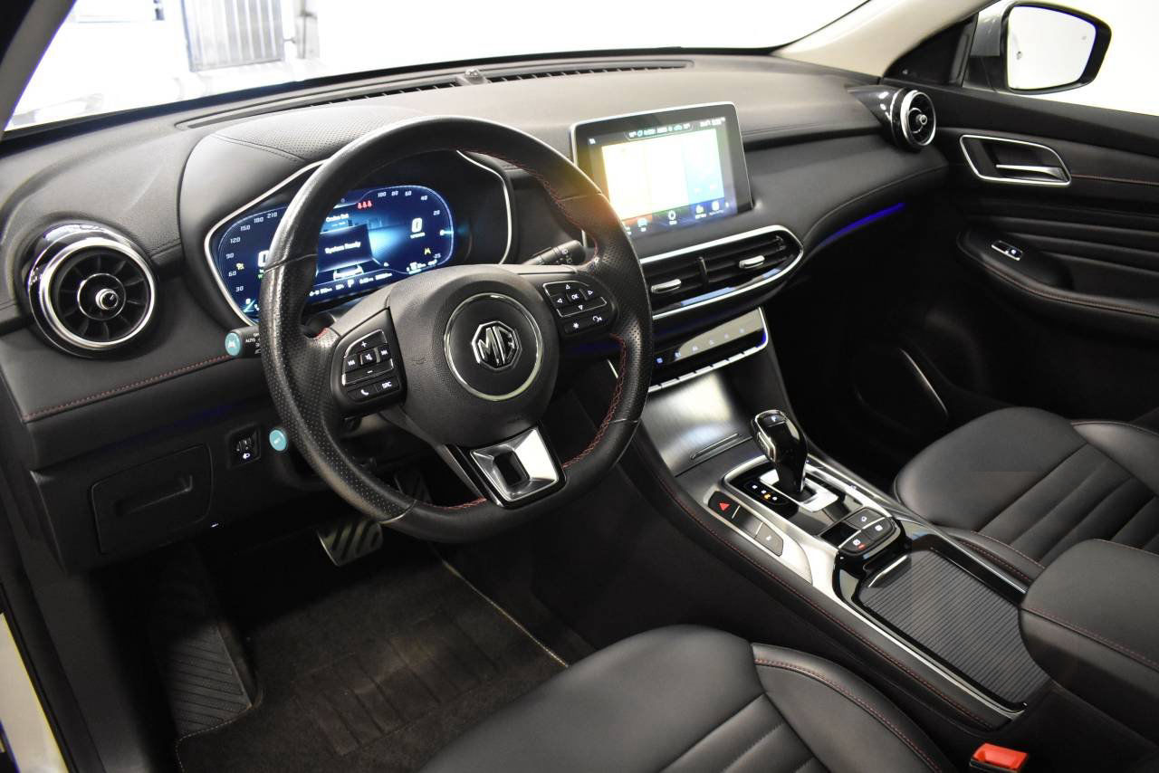 MG EHS PLUG-IN HYBRID LUXURY