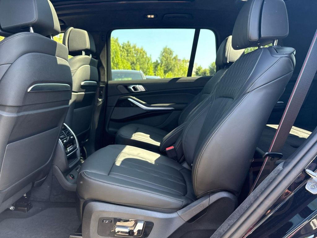 BMW X7 xDr 40dA M SPORT PRO 6-Si,xOffroad,SkyL,AHK