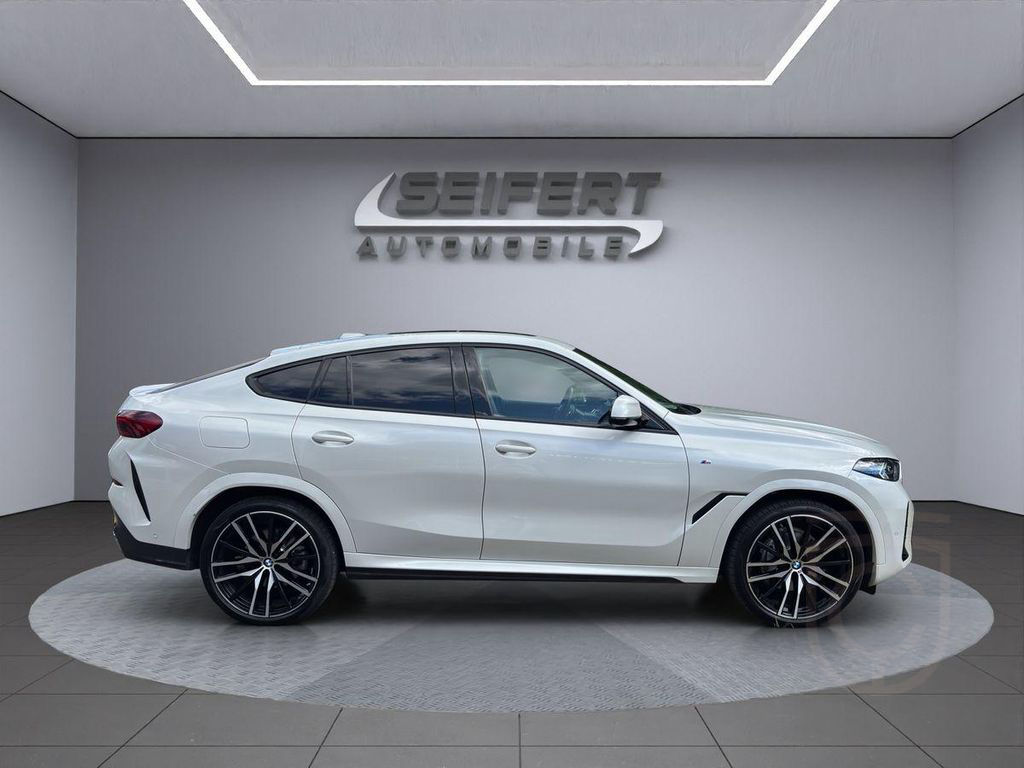 BMW X6 xDrive40d | M-SPORT | AHK | Harman | PANO |
