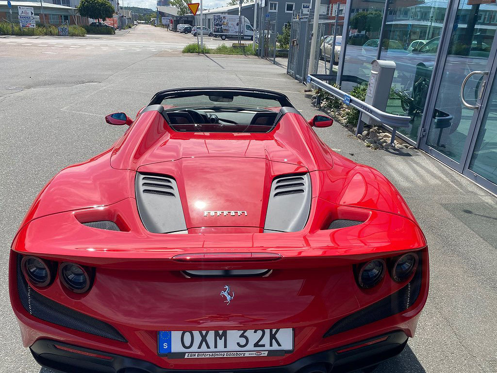 Ferrari F8 Spider 3.9 V8 DCT Euro 6 720hk "SVENSKSÅLD"