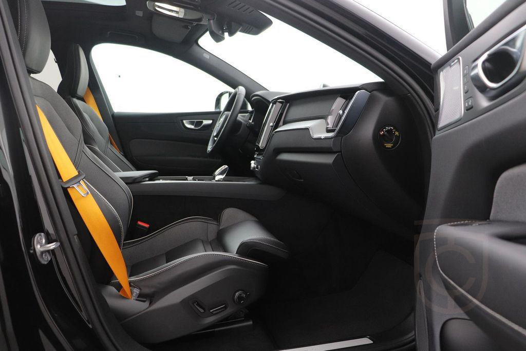 Volvo XC60 T8 AWD Polestar Engineered | Bowers&Wilkins