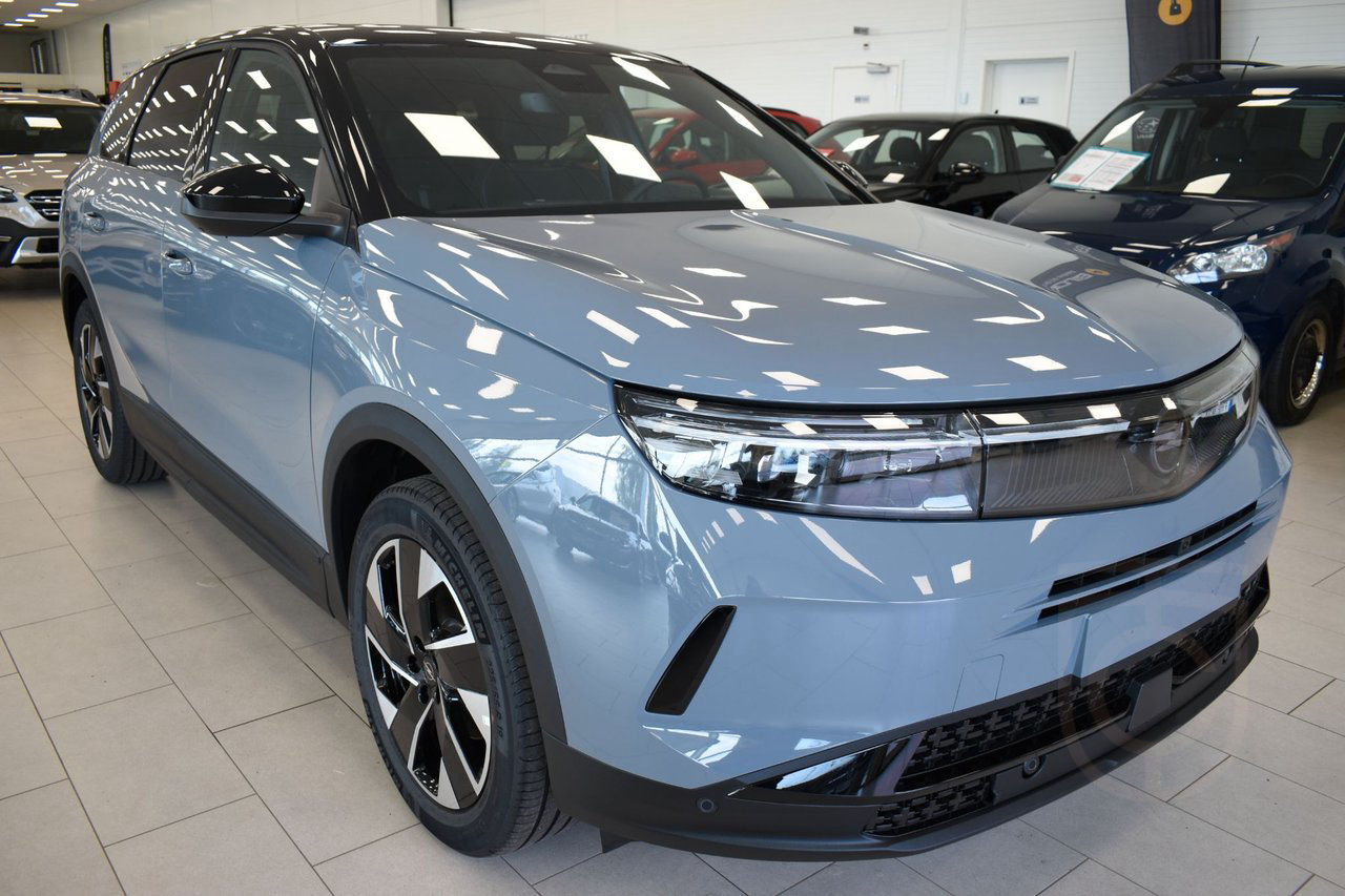 Opel Grandland Ultimate Hybrid Panorama