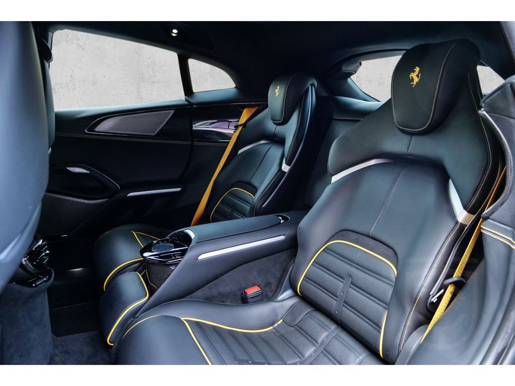 Ferrari Purosangue *Matt*Carbon+LED*Lift*360°*Privacy*