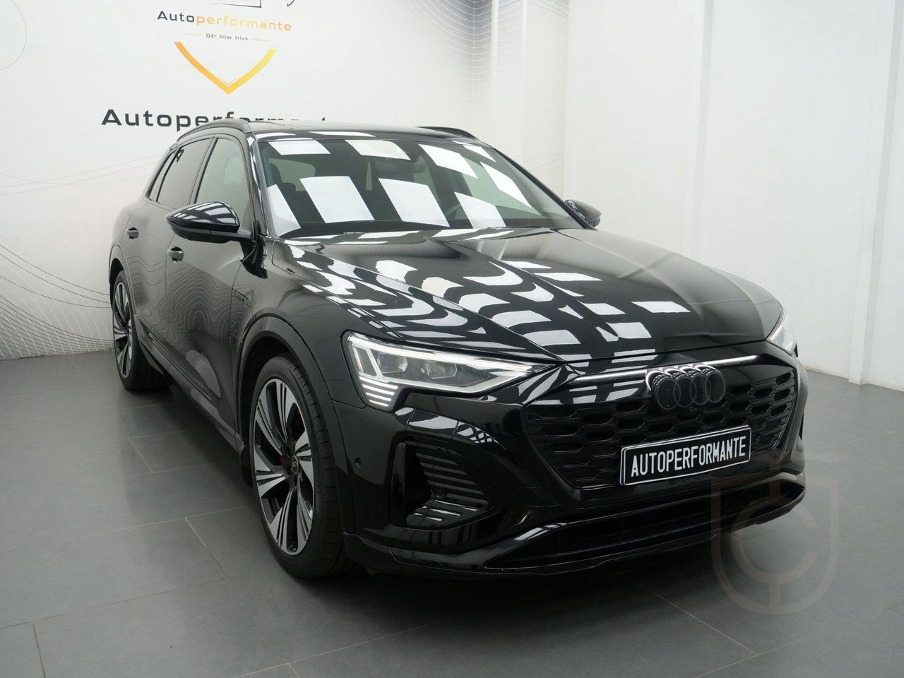 Audi Q8 55 e-tron Quattro S Line Pano