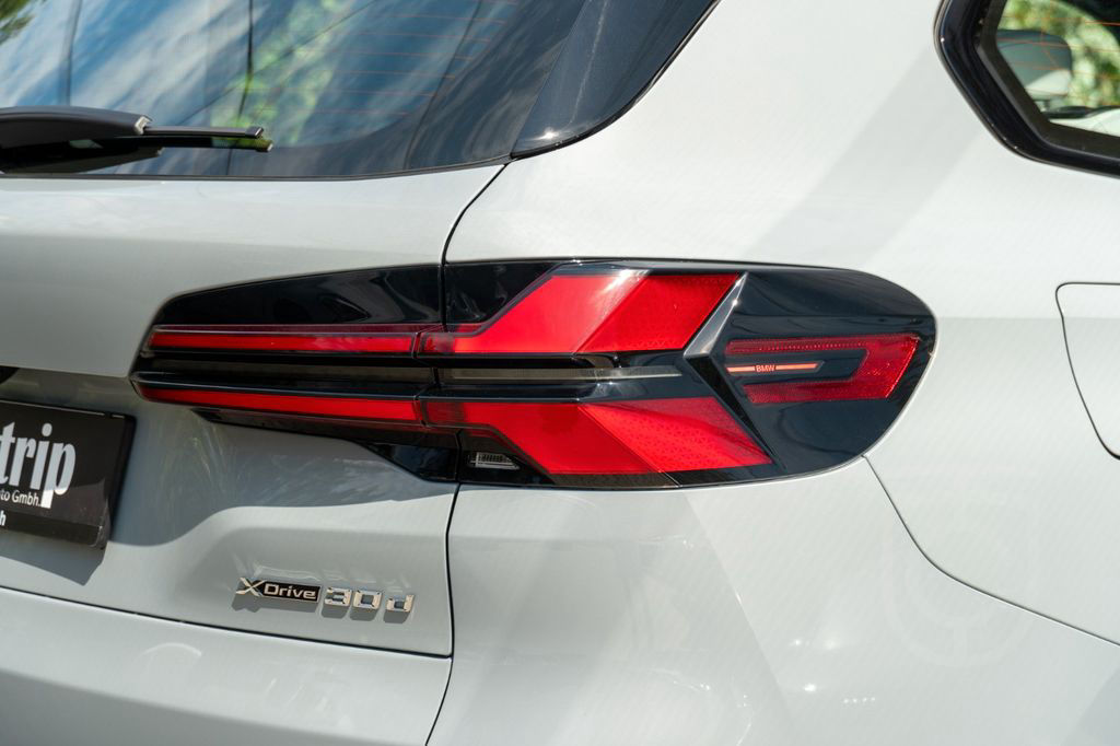 BMW X5 30d M SPORT.DR.ASS.PANO.LUFTF.H/K.360.AHK.22"
