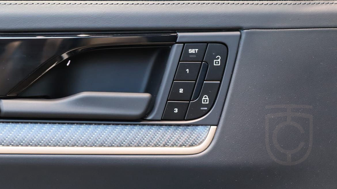 Porsche Cayenne E-Hybrid Cashmere beige metallic