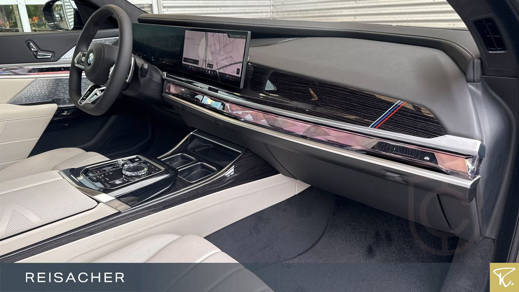 BMW 740d A xDrive M-Sport,M-Sport PRO,SkyLou,AHK,DAP