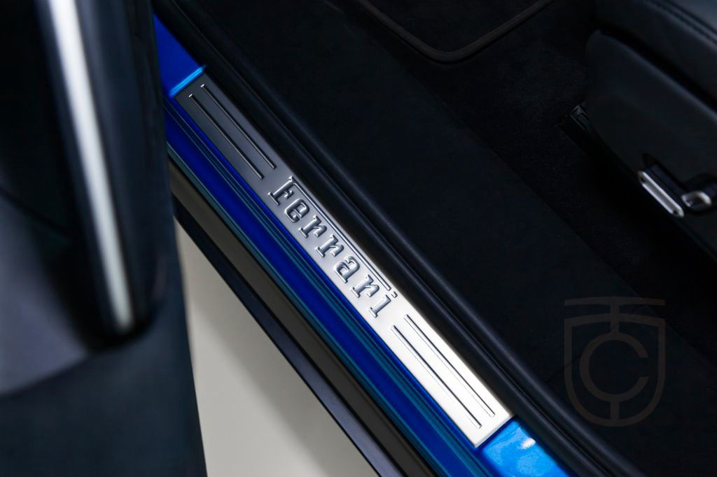 Ferrari Purosangue V12 DCT - Blu Corsa, Visual Carbon