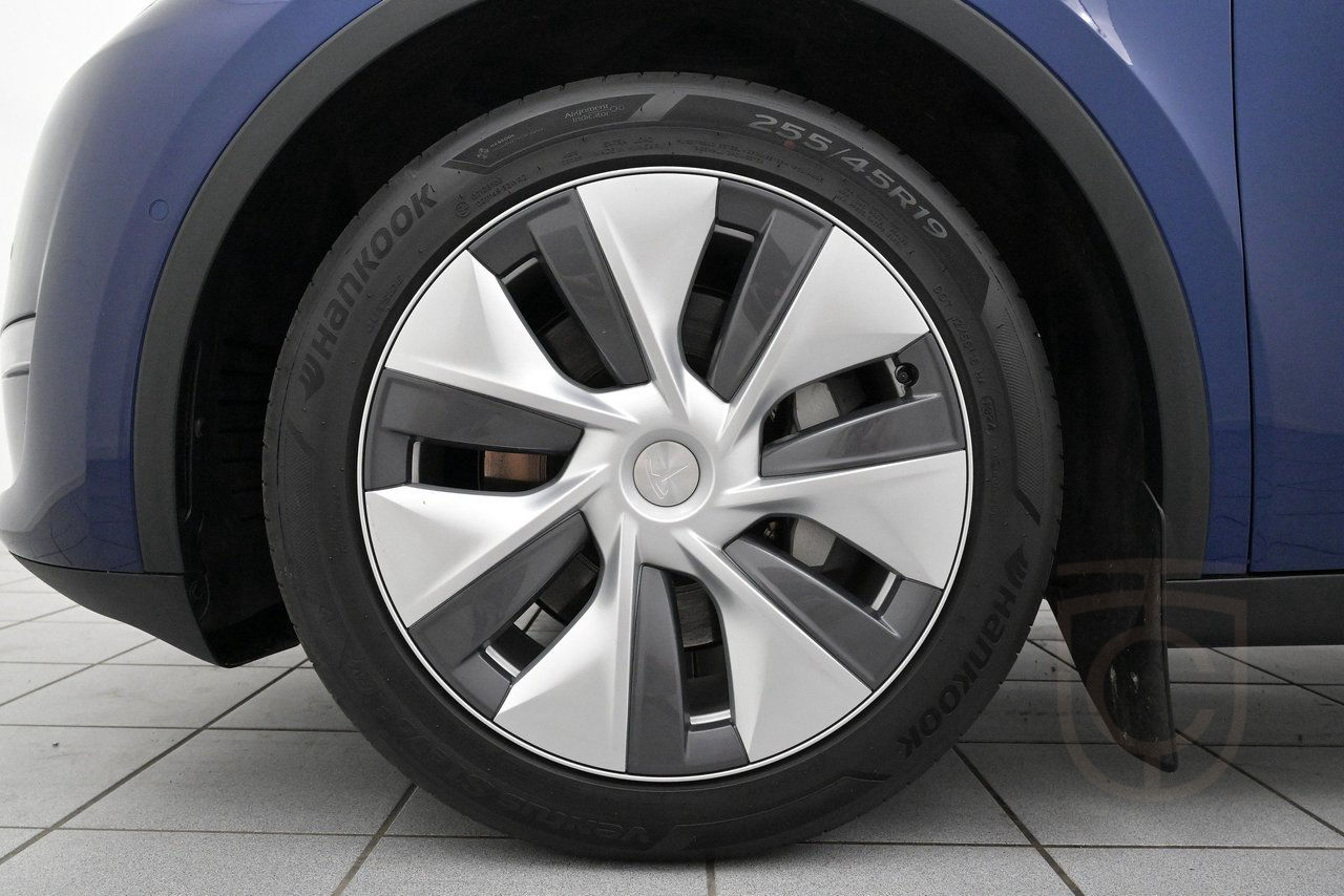 Tesla Model Y Long Range AWD Autopilot Pano