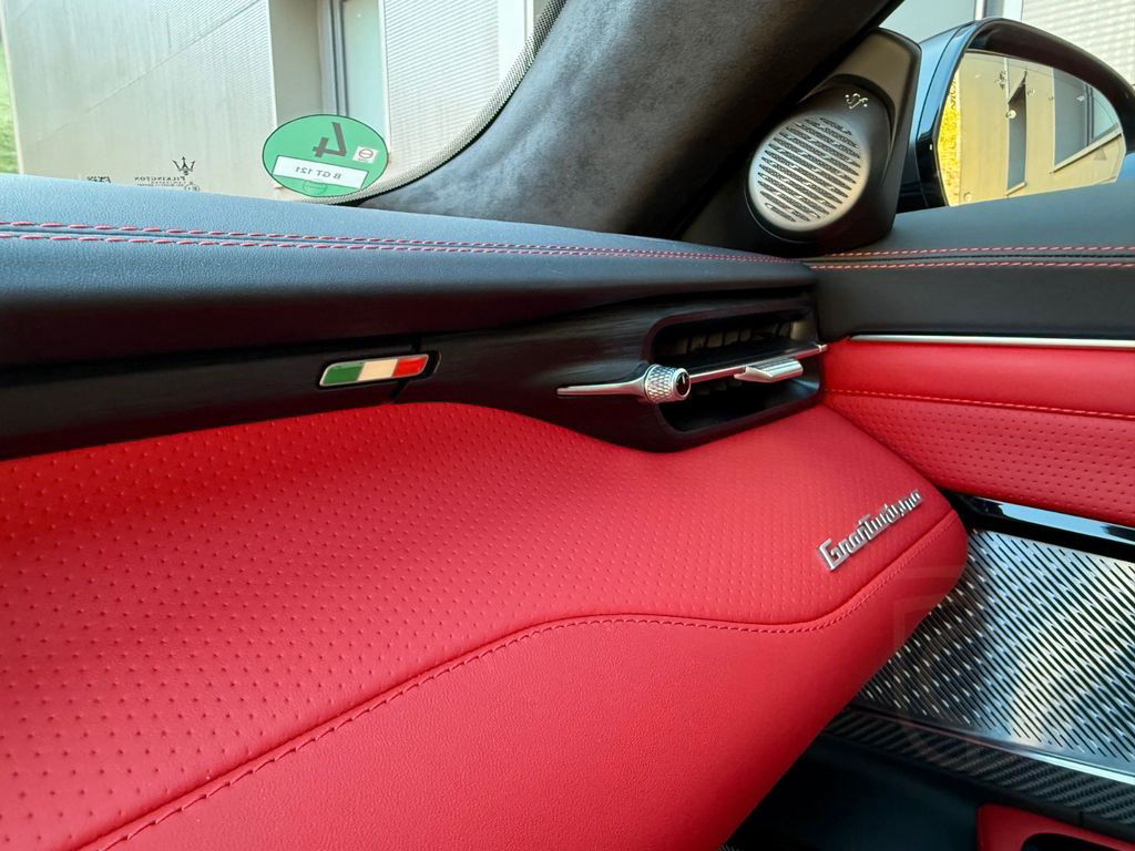 Maserati GranTurismo Trofeo 3.0 V6 AWD / MY24/NP 244.000€