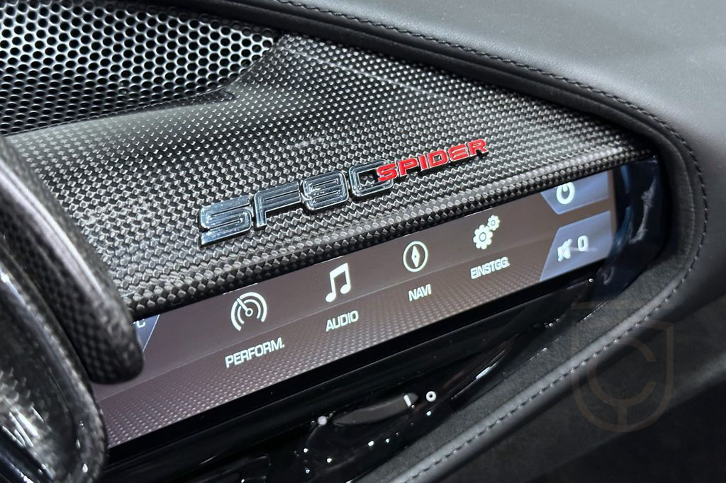 Ferrari SF90 Spider | Lift | LED | Carbon | Racing-Seats