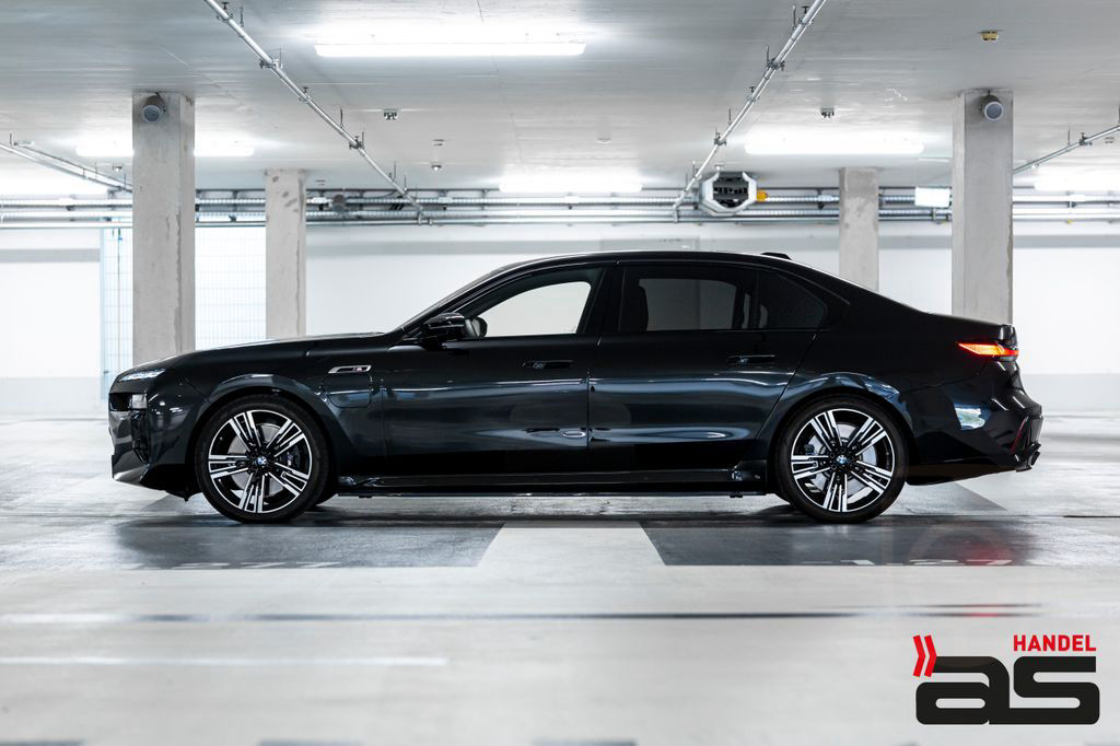 BMW M760 e|Executiv|Connois|Innov|SkyL|Iconic|B&O|21