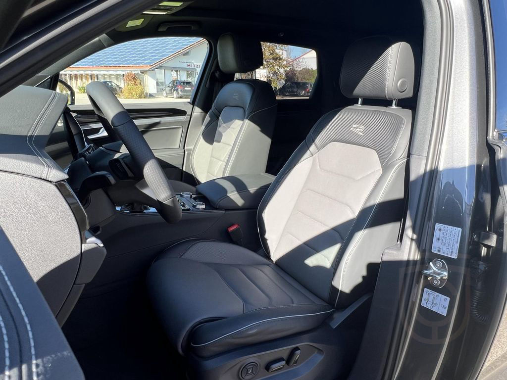 Volkswagen Touareg 3.0 TDI 4M R-Line AHK PANO DYNAUDIO
