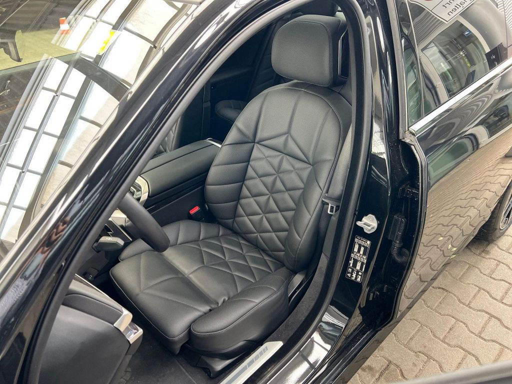 BMW 740d xDr M SPORT SkyLounge,AHK,StHzg,360°,DAPro