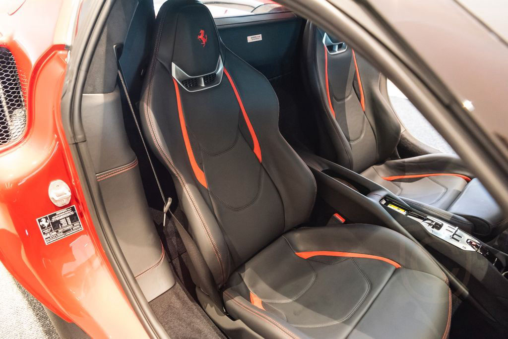 Ferrari 296 GTB *CARBON, FULL OPTIONS*