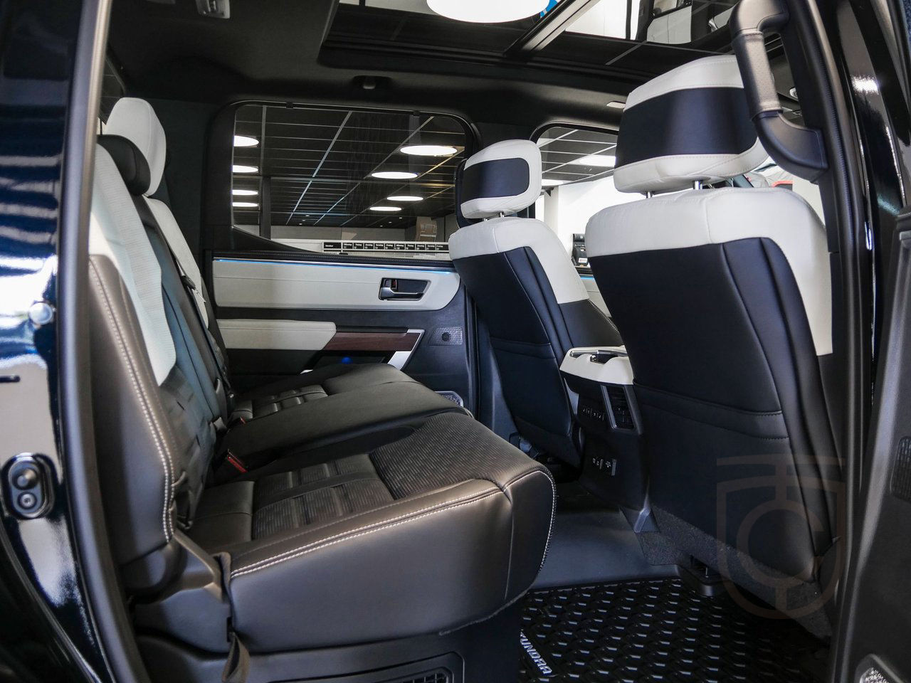 Toyota Tundra CAPSTONE HYRBID HEV