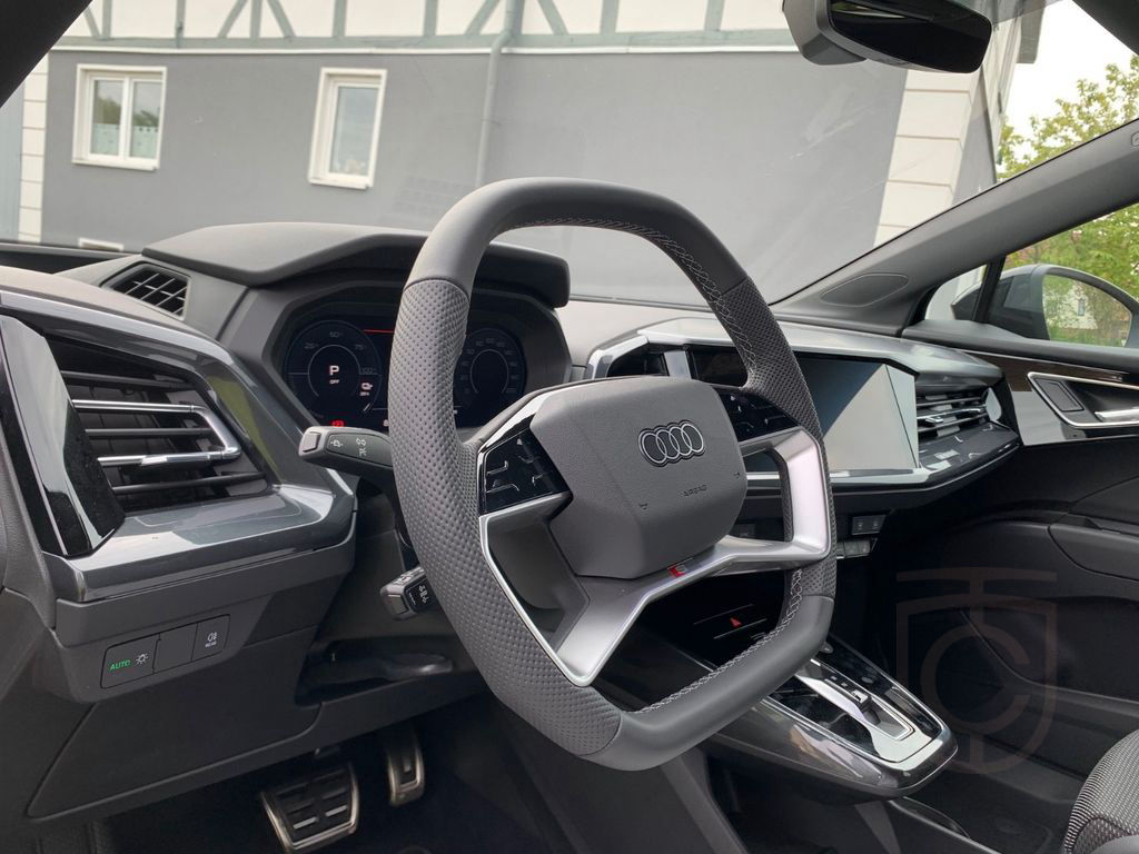 Audi Q4 40 e-tron 3x S-Line 21" PANO SONOS AHKvorbe