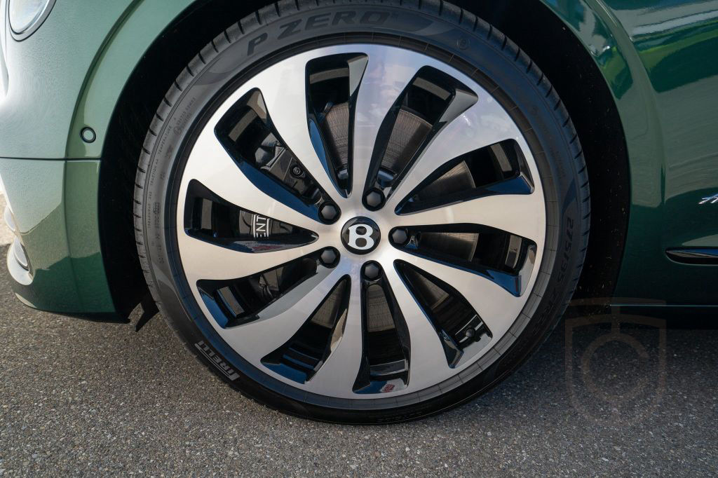 Bentley Flying Spur Azure V8 *Naim, Rotating Display*