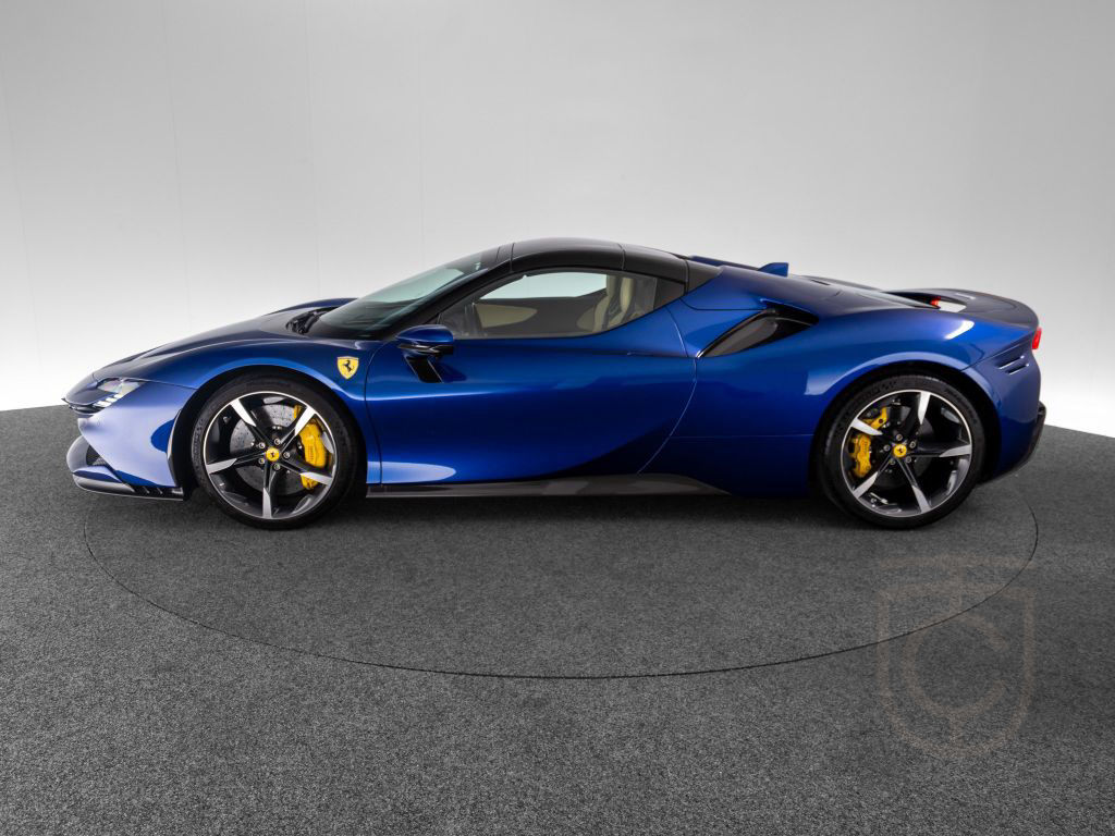 Ferrari SF90 Spider FERRARI SINGEN