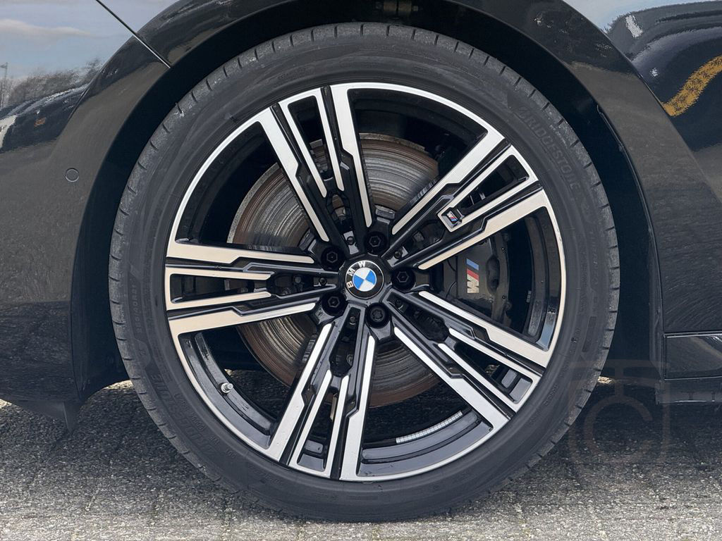 BMW i7 xDrive60 | M-Sport Pro | Panorama Sky Lounge