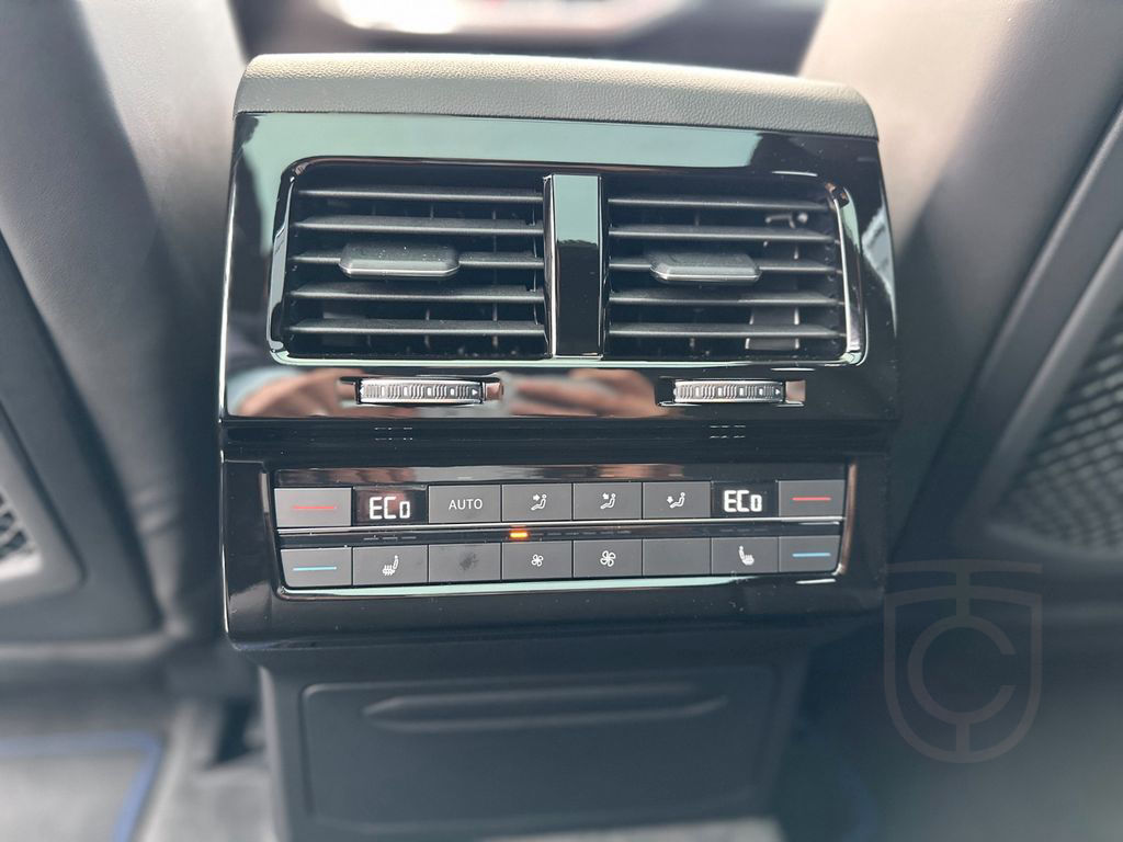 Volkswagen Touareg R eHYBRID+AHK+PANO+DYNAUDIO+SOFTCLOSE