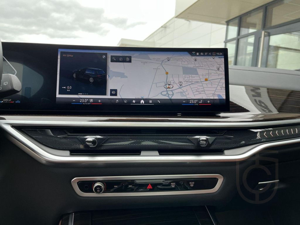 BMW X7 xDrive40i M-Sport AHK Iconic Glow 360°
