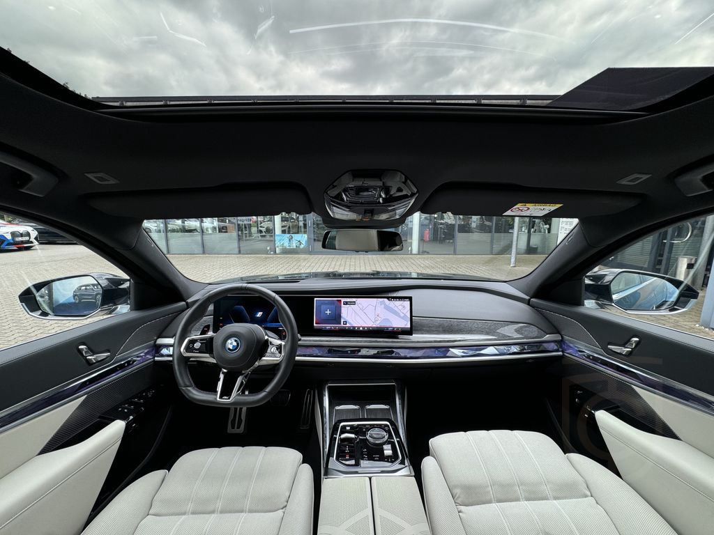 BMW M760e xDrive M Sport Massage Sitzlüft AHK DA-Pro