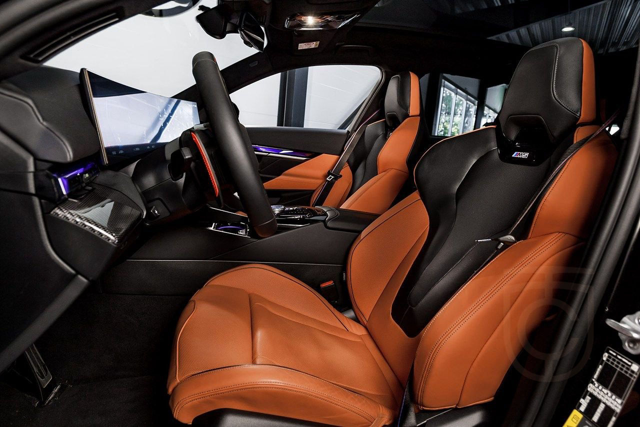 BMW M5 Touring Fullutrustad