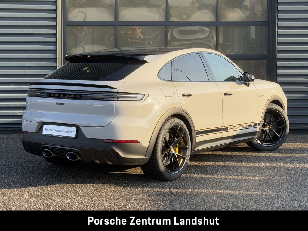 Porsche Cayenne Turbo E-Hybrid Coupe mit GT-Paket | PDCC