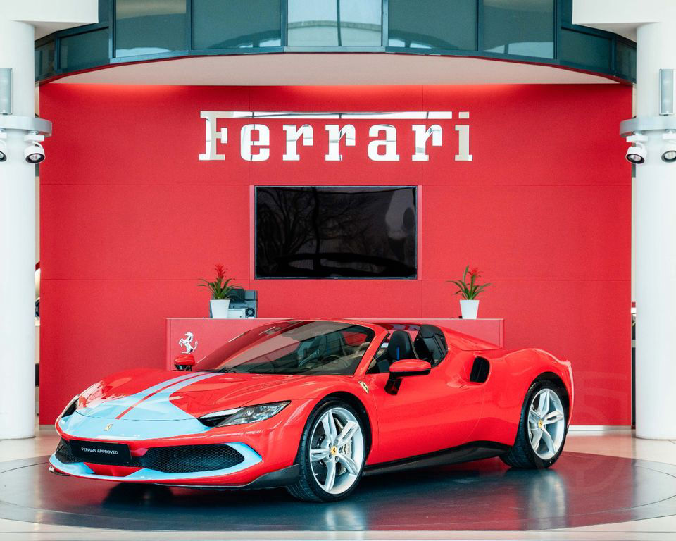 Ferrari 296 GTS Fiorano Packet*Karbon*Apple CarPlay*