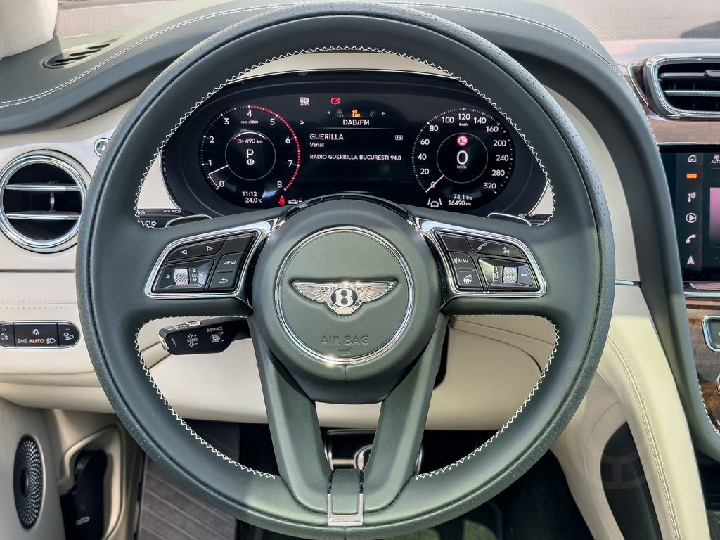 Bentley Bentayga Azure