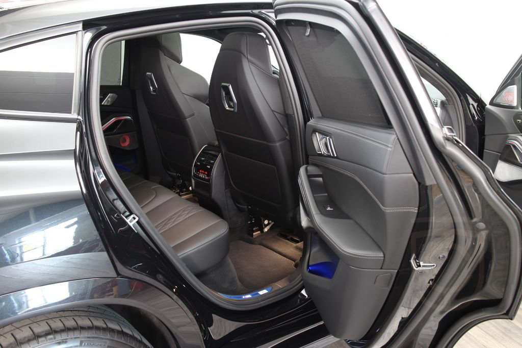BMW X6 M60 i xDrive B&W HeadUp SoftClose AHK 22"