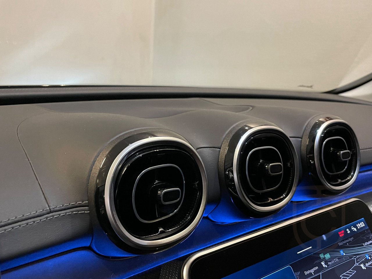 Mercedes-Benz C 200 4MATIC 9G-Tronic AMG Line