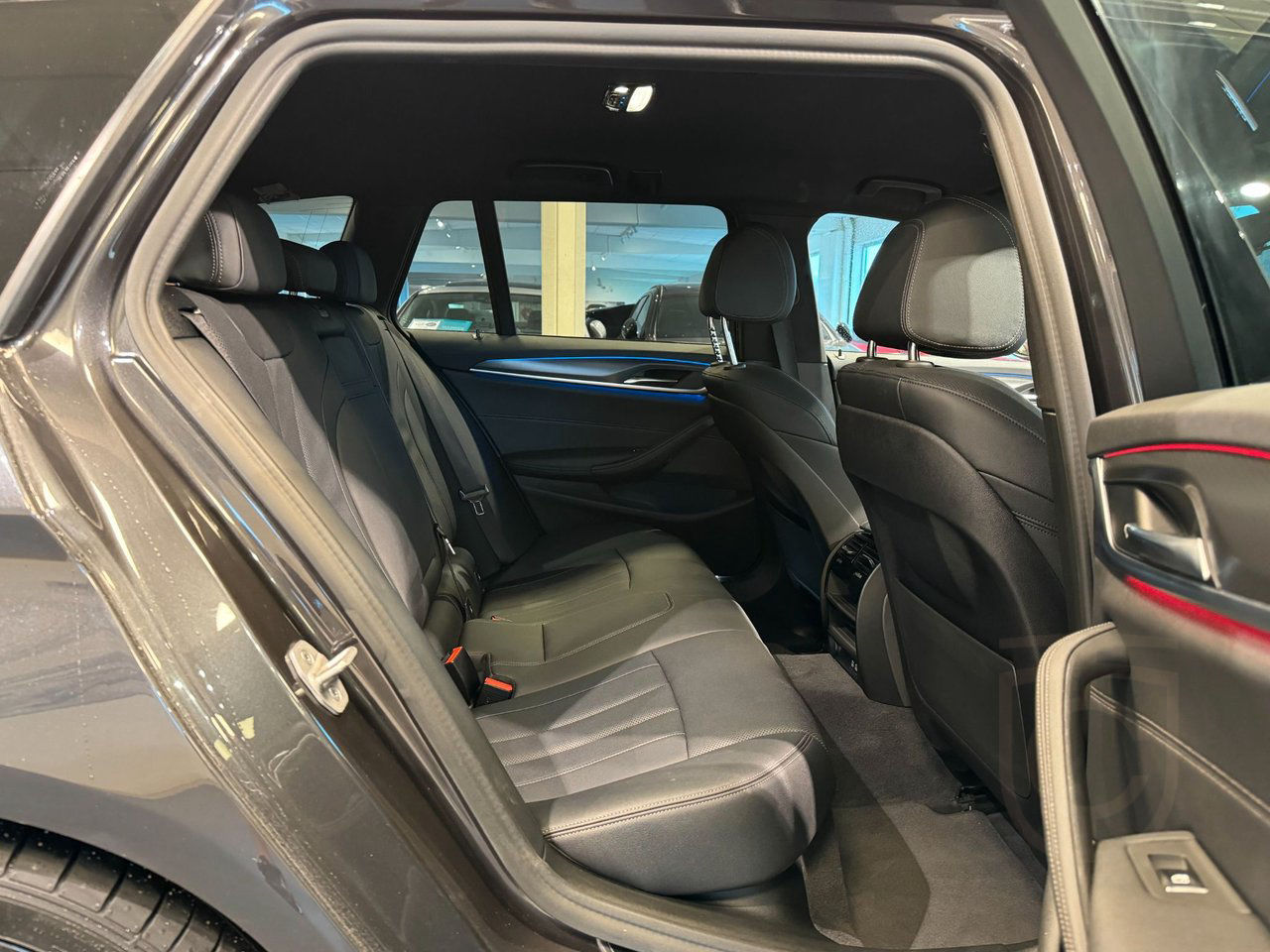 BMW 530e Touring M Sport Innovation