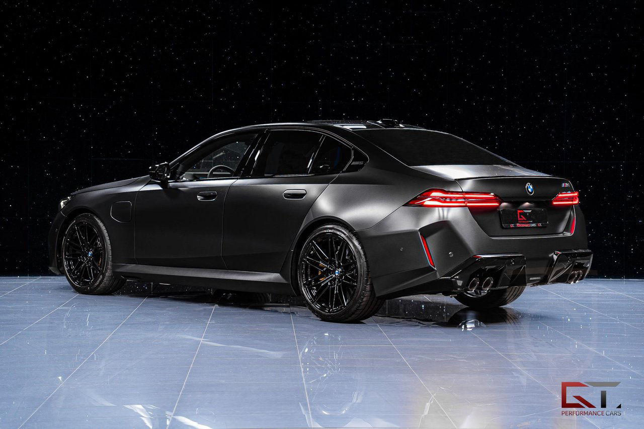 BMW M5 G90