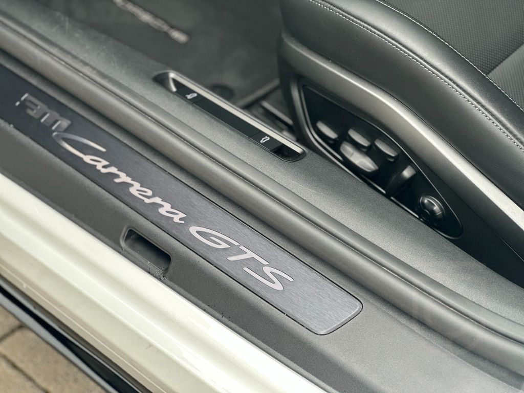 Porsche 992 GTS Cabrio/ T-Hybrid/BOSE/Matrix/Sitzklima